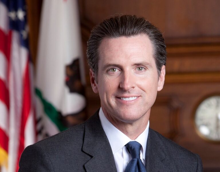 Newsom otorgó indultos a dos hombres de tribus nativas