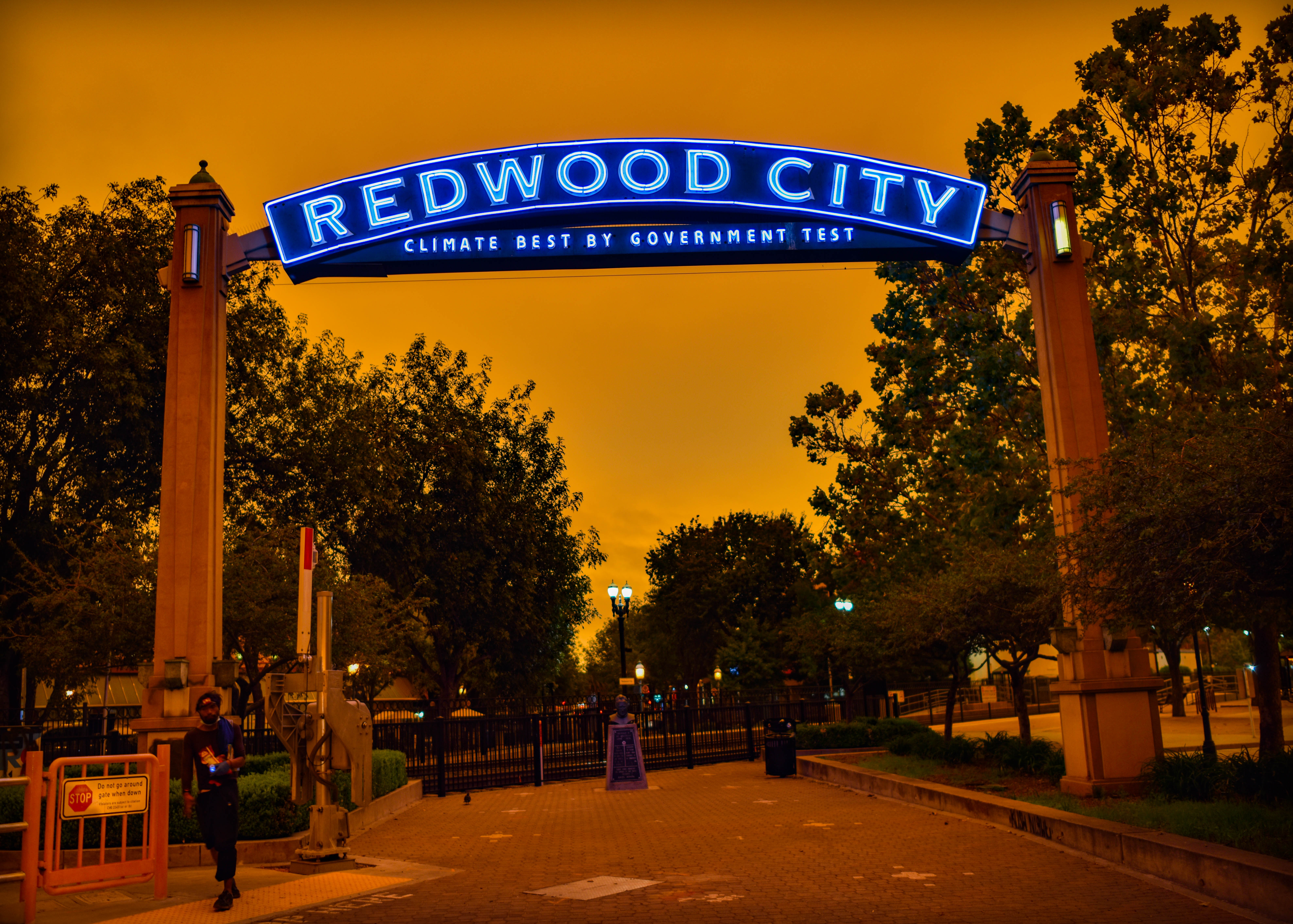 Redwood City, orange skies for wildfires Peninsula 360 Press