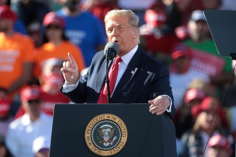 Social networks will stop "fake news" from Trump