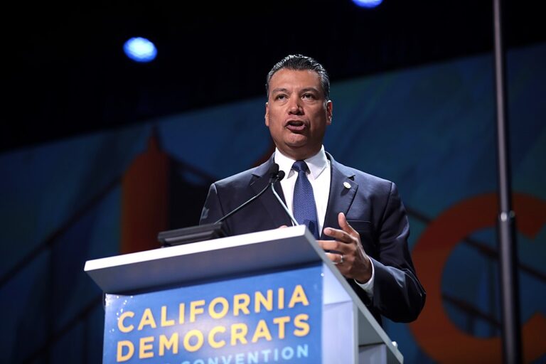 Alex Padilla, primer latino en representar a California en Senado de EE.UU.
