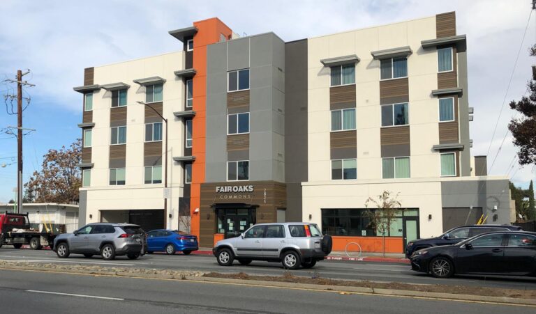 Abre proyecto de vivienda para familias de bajos ingresos en Redwood City