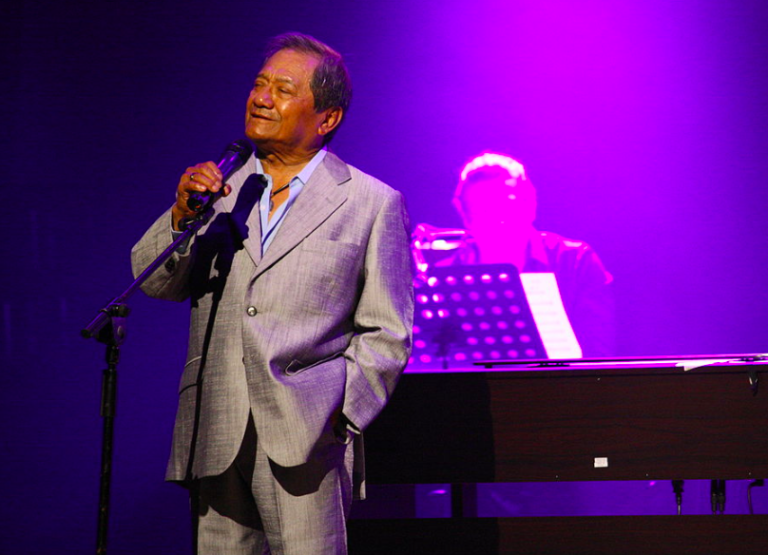 Muere por COVID-19 el cantante mexicano Armando Manzanero a los 85 años