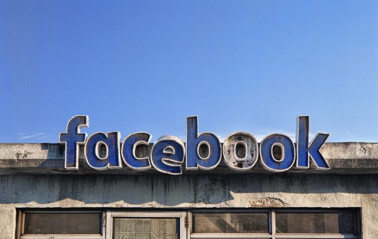 Justice Department Sues Facebook for Favoring Migrants