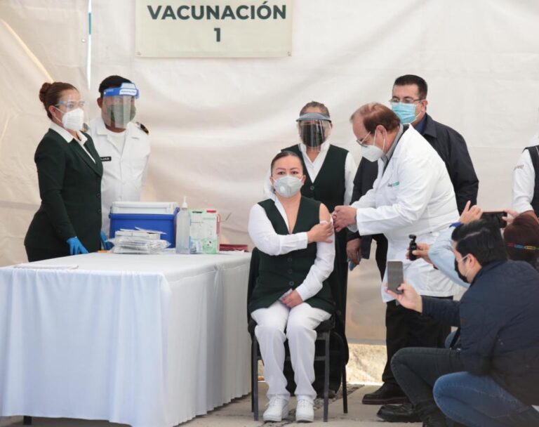 COVID-19: Médicos en México denuncian irregularidad en vacunas