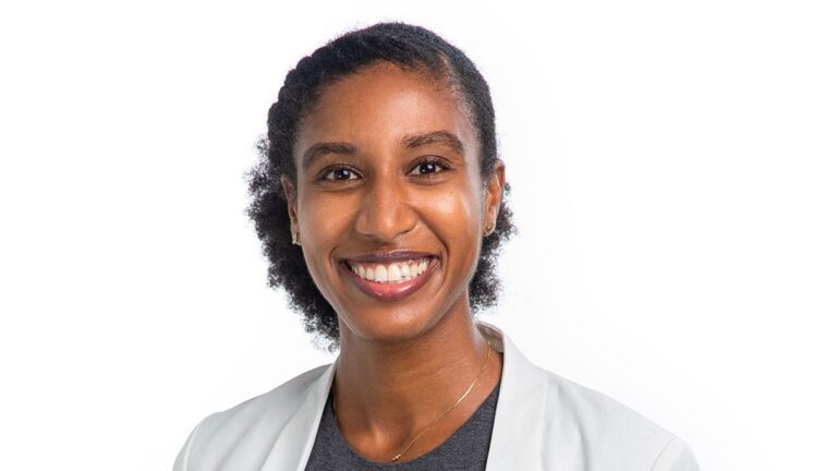 Redwood City nombra a Briana Evans como funcionaria de equidad e inclusión