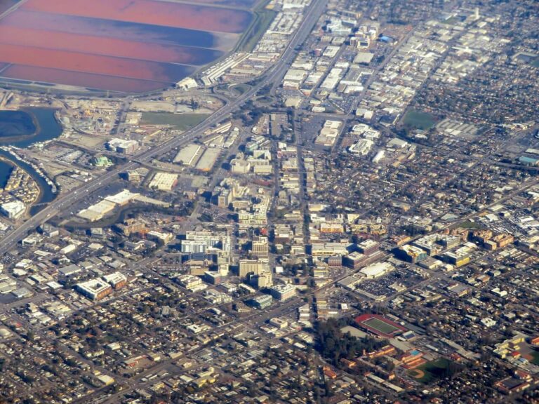 Estudio revela que residentes de Redwood City enfrentan graves problemas para solventar necesidades básicas debido al COVID-19