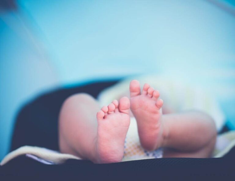 Nace bebé con anticuerpos contra COVID-19 en Florida