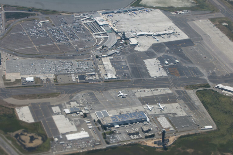 "Suicidal Man" Causes Shutdown of Oakland International Airport Terminal 1
