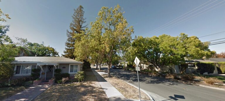 Police seek suspects in Redwood City home robbery