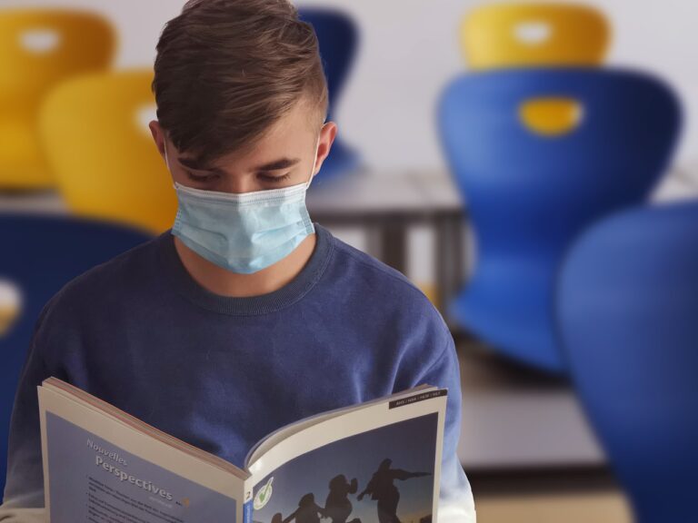 Emiten guía COVID-19 para el año escolar 2021-22