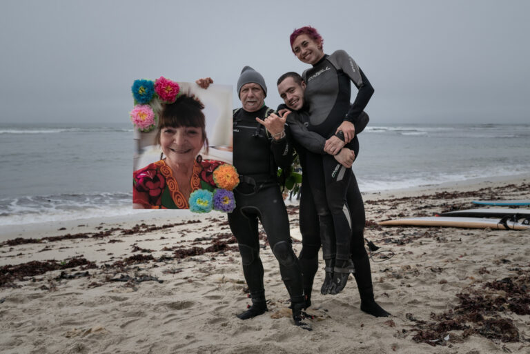 Último adiós a la maestra Mila en Moss Beach