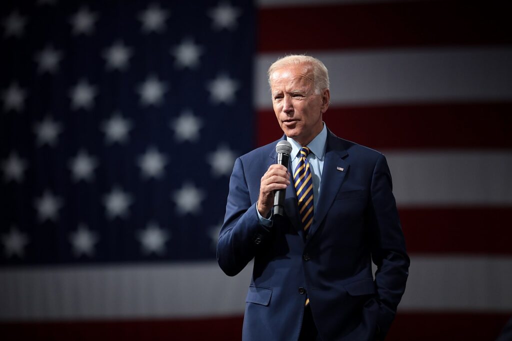 las mujeres de esta nación están en riesgo: Biden