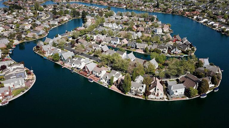 Covid-19 y zonificación restrictiva agravan crisis de vivienda en California