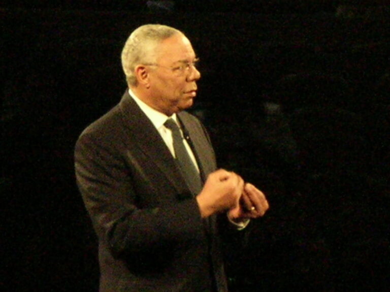 Joe Biden lamenta la muerte de Colin Powell