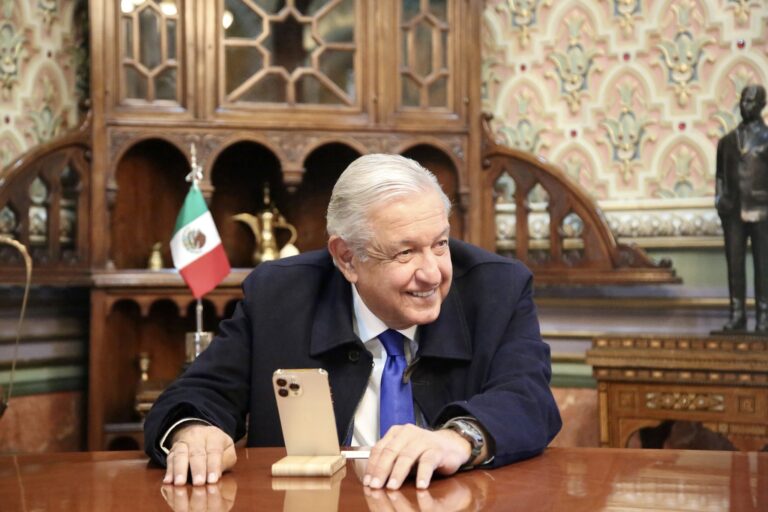Mexican President boasts iPhone despite austerity measures