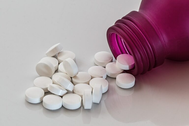 Pfizer oral antiviral against COVID protects against severe symptoms