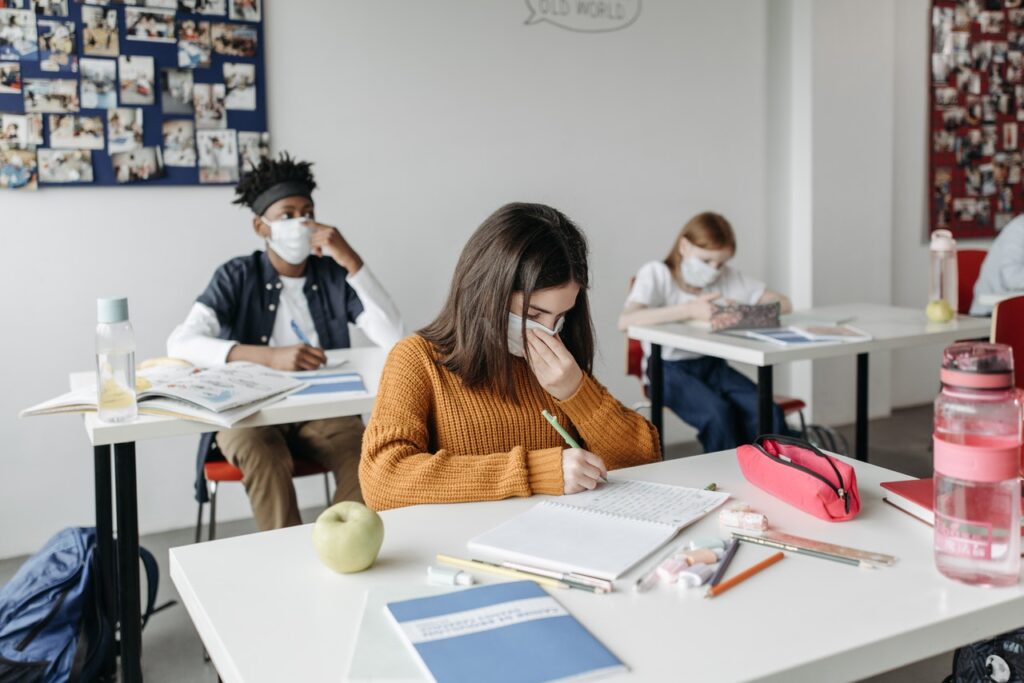 cierre de escuelas por COVID