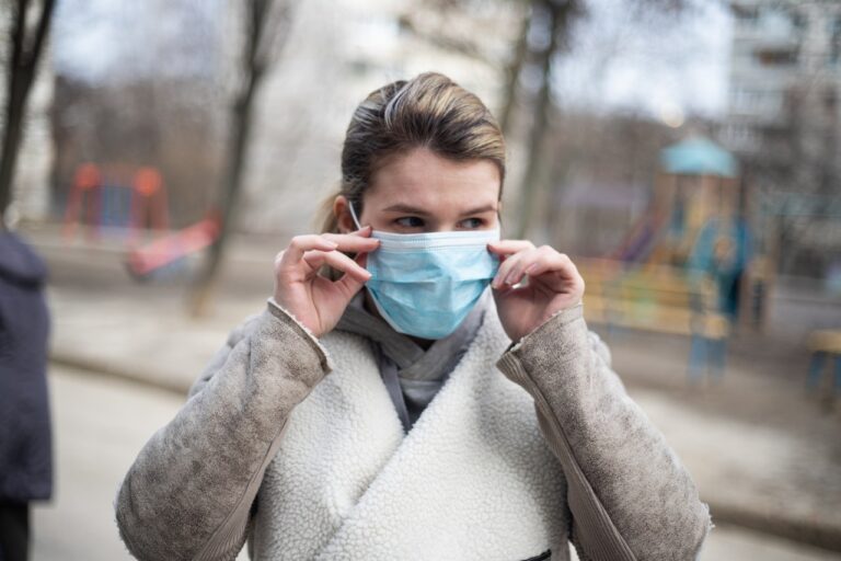 For vaccinated, eliminated in SF mandatory use of mouth covers