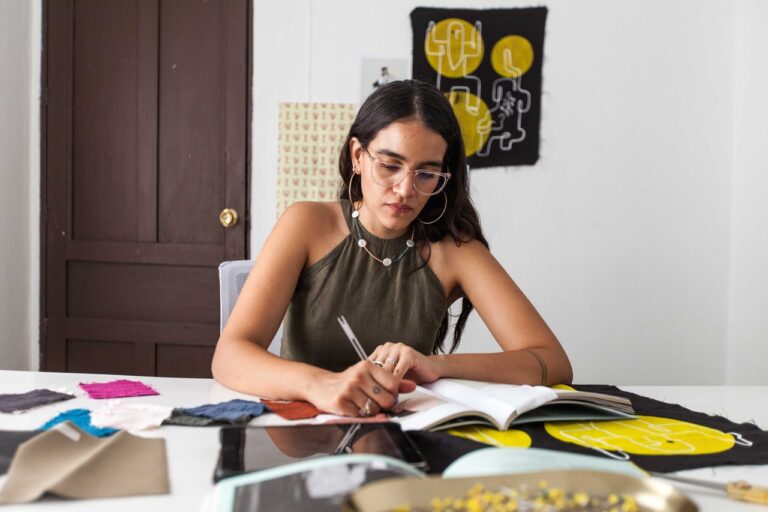 Arraigadas desigualdades estructurales en comunidades latinas
