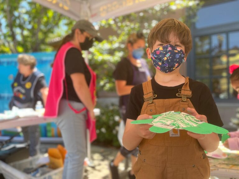 Estudiantes de Casa Círculo Cultural celebran Día del Niño con representación de obra de teatro