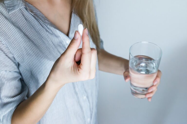FDA authorizes licensed pharmacists to prescribe Paxlovid to treat COVID-19
