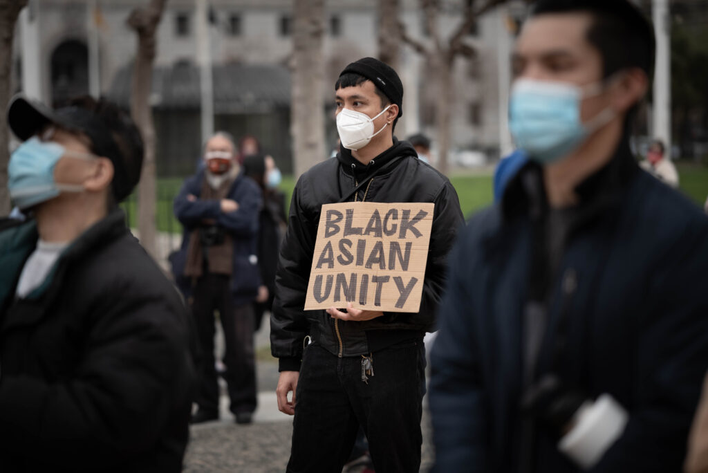 Crece preocupación por familias multirraciales ante el aumento de racismo en EE. UU.