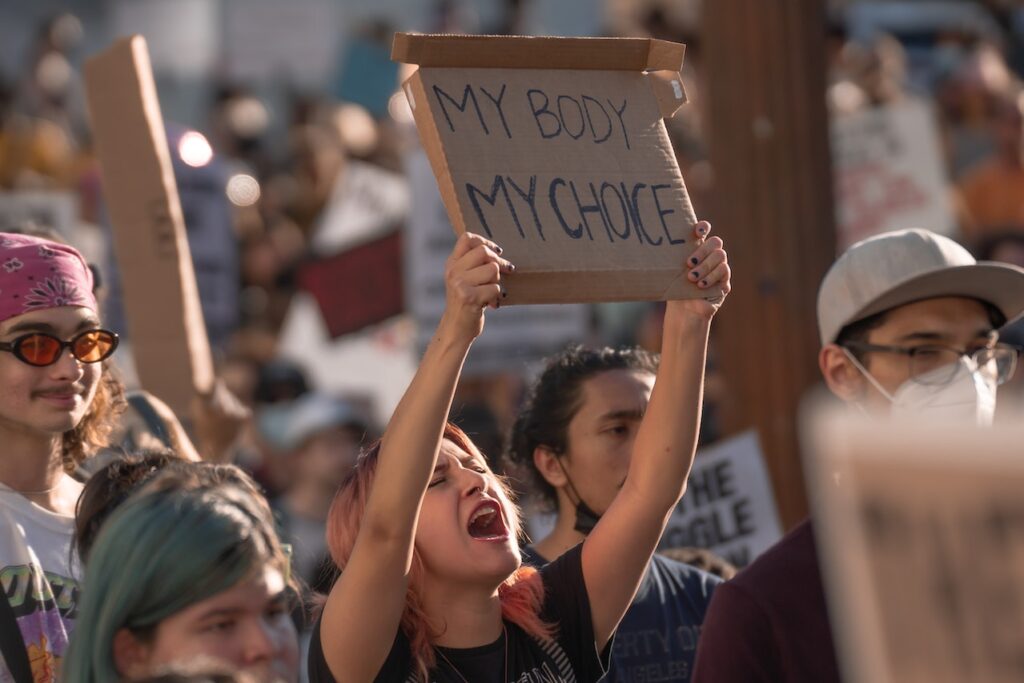 Condado de Los Ángeles lucha para garantizar la salud reproductiva