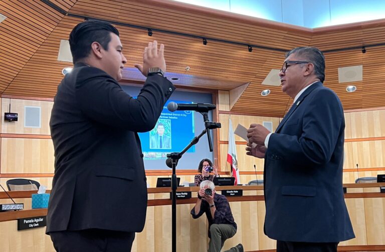 Elmer Martinez Saballos sworn in as Redwood City Councilman for District 4