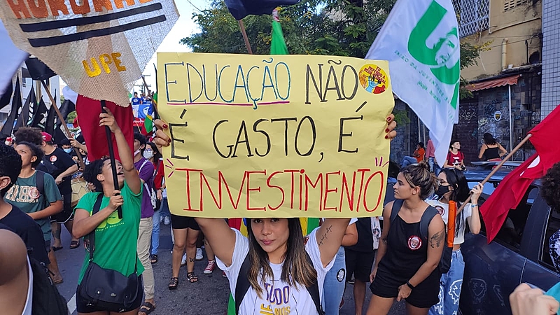 Jair Bolsonaro, has decided to make a cut in Brazil's budget for universities, science and technology.