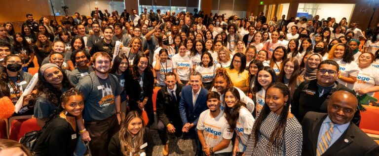 College Corps, the initiative that offers the opportunity to win 10 thousand dollars to university students