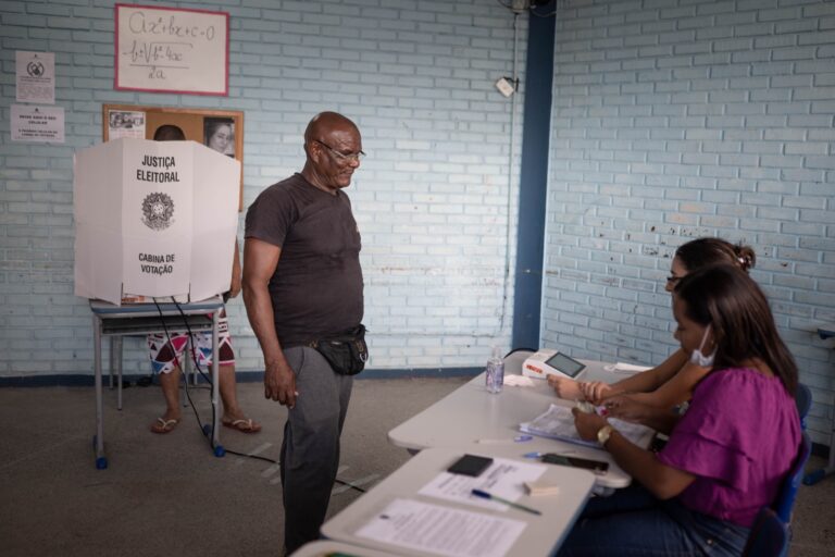Observadores internacionales participan en las elecciones generales de Brasil