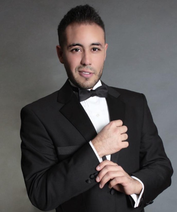 Alonso Sicairos León es Tenor en La Traviata