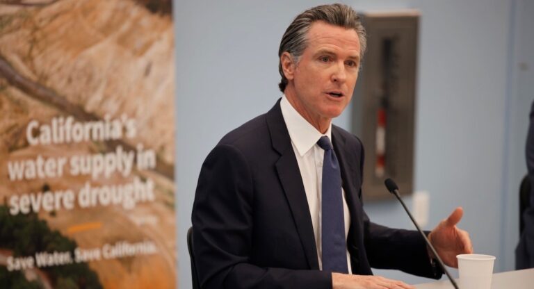 “Las libertades que apreciamos en California están bajo ataque y no nos quedaremos de brazos cruzados” Convoca Newsom a sesión especial