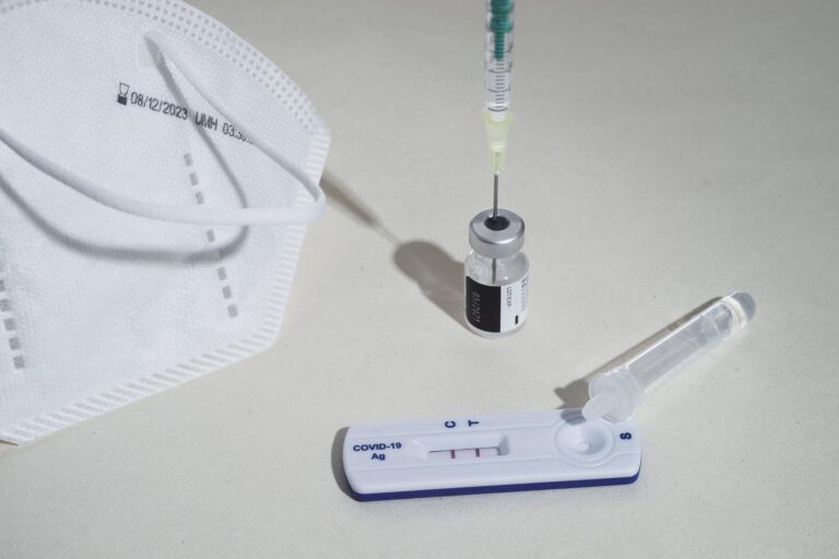 Test predicts which patients with COVID-19 will get worse: Stanford Medicine