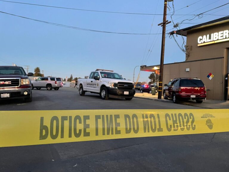 Identifican a sospechoso de violencia doméstica ultimado por la policía en Redwood City
