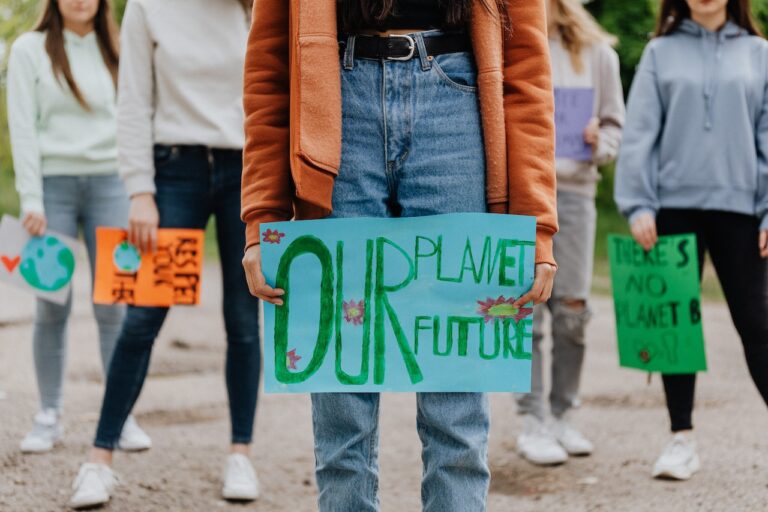 Comunidad latina en EE. UU. no termina de conectar con mensaje climático del ala demócrata
