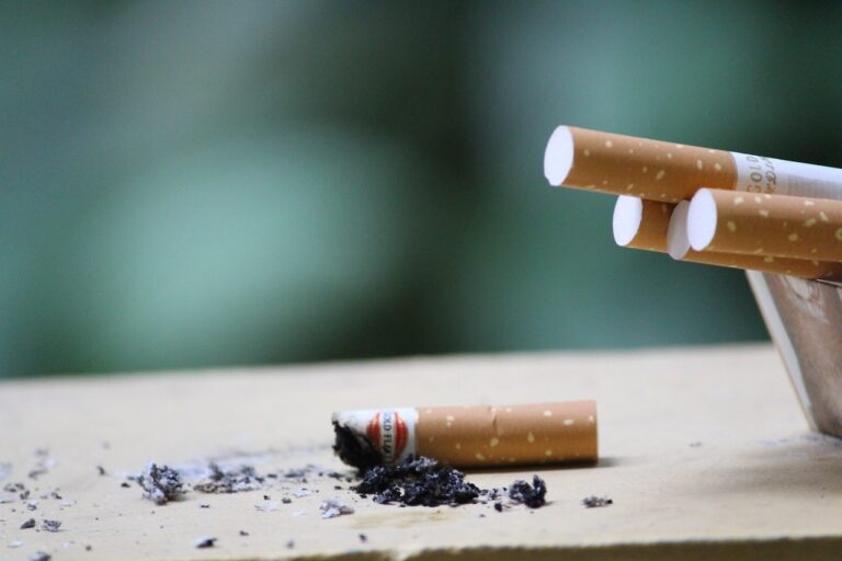 California otorga millones a gobiernos locales para eliminar venta ilegal de tabaco a menores