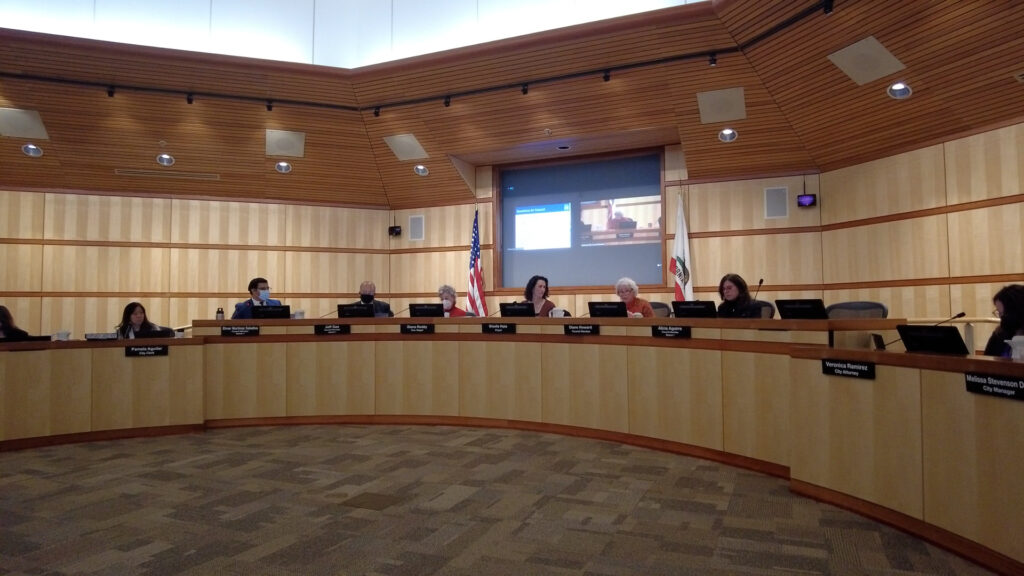 Redwood City aprueba aumento en el costo de recolección de desechos solidos a partir de 2023