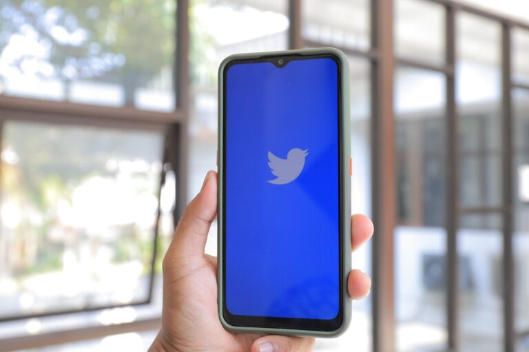 Fiscal de distrito de Santa Clara deja Twitter por discursos de odio y llama a otros a hacerlo