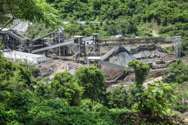 The extraction of life in Michoacan lands