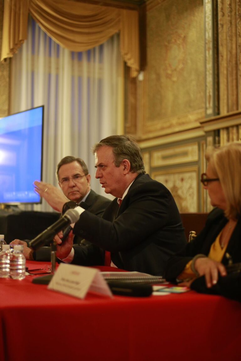 «No permitiremos que nos atropellen», advirtió canciller de México a cónsules en EE. UU.