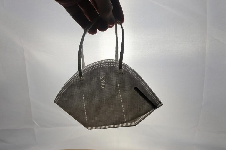 Continúa el debate sobre el uso de las mascarillas en EE.UU.