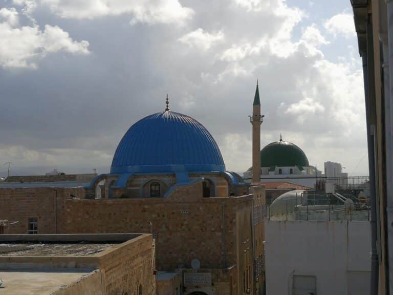 Terrorist attack in Israel leaves a civilian dead and 5 wounded