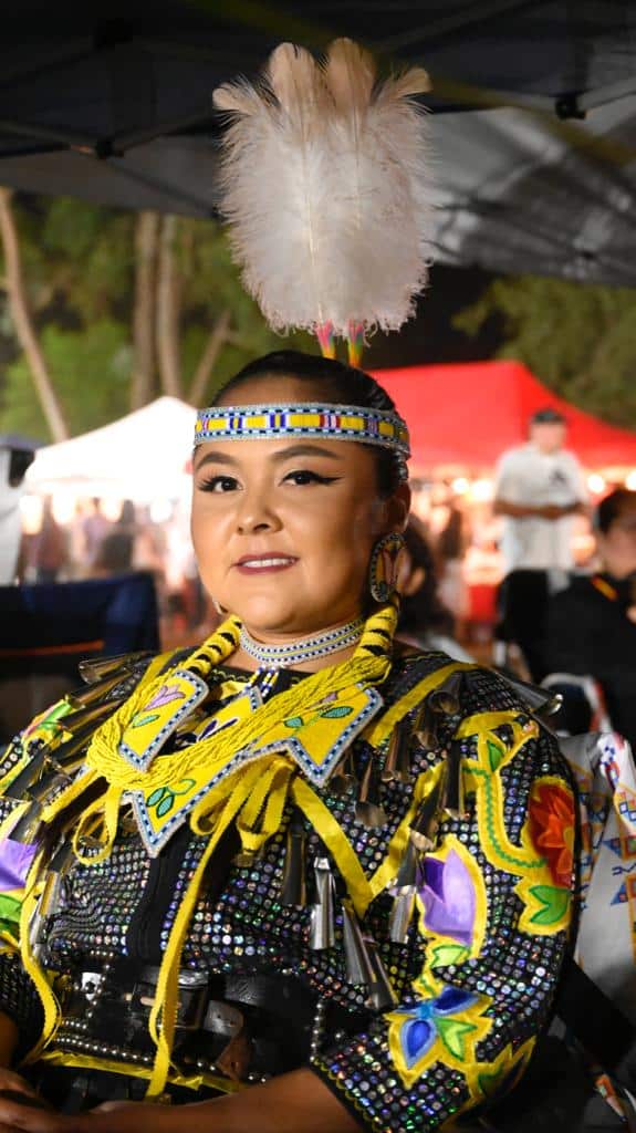 Celebran 52 aniversario del Encuentro Intertribal en los terrenos de la universidad de Stanford