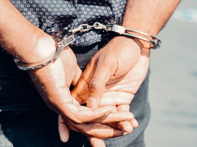 Arrestan a sospechoso de robo en San Mateo