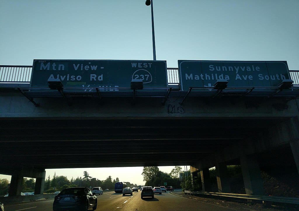 Reabren autopista US 101 en Sunnyvale tras choque que provocó la muerte de tres personas