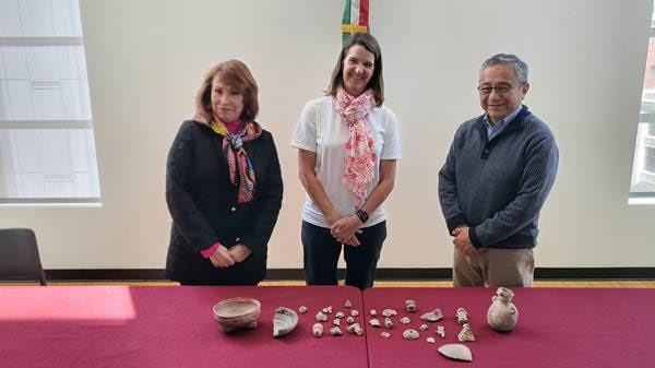29 objetos prehispánicos ubicados en la bahía de San Francisco fueron regresados a México. 
