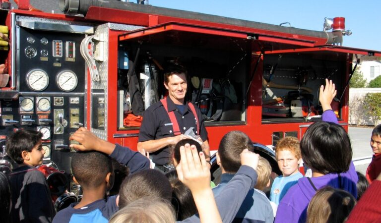 Es hoy, prepárate para la «National Night Out» en Redwood City