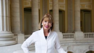 Ex congresista Jackie Speier anuncia postulación para puesto en Junta de Supervisores