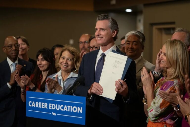 Newsom firma orden ejecutiva para mejorar acceso a carreras bien remuneradas